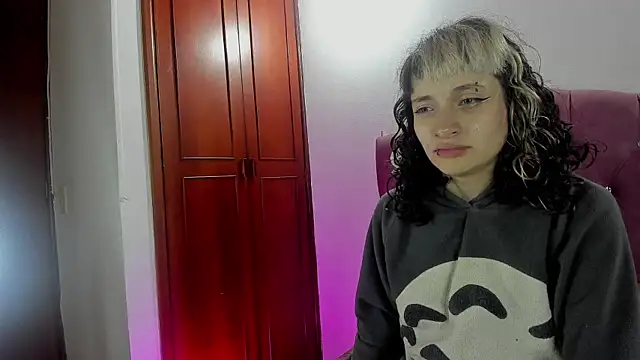 neeko princes online show from October 28, 2025, 12:09 pm