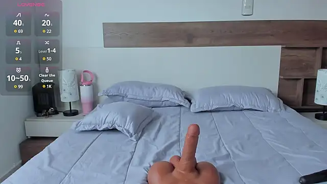 Snapshot of _fullmoon chatting on January 31, 2025, 8:43 pm fullmoon online show from January 31, 2025, 8:43 pm