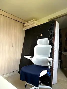 sendfer online show from September 22, 2025, 7:49 pm