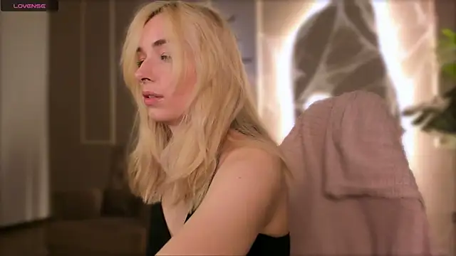 Eli Llie online show from October 28, 2025, 8:44 pm