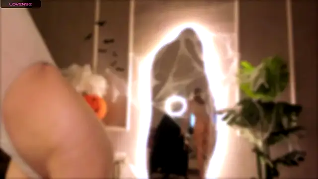 Eli Llie online show from November 4, 2025, 8:41 pm