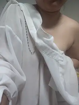 zhenzhen521 online show from March 21, 2025, 4:18 pm