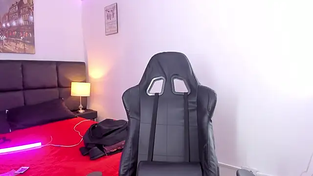 Snapshot of Megan_Miles02 chatting on March 14, 2025, 2:10 am Megan Miles02 online show from March 14, 2025, 2:10 am