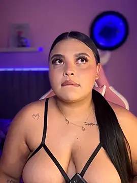 Emily cooper20 online show from April 21, 2026, 1:42 am