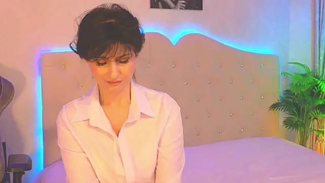 flor vic online show from February 6, 2025, 10:48 am