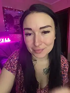 Roxana Bell online show from December 9, 2024, 6:14 pm