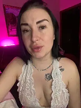 Roxana Bell online show from January 31, 2025, 5:10 pm