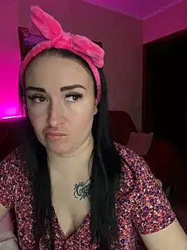 Roxana Bell online show from February 25, 2025, 3:27 pm