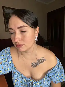 Roxana Bell online show from September 26, 2025, 4:55 pm