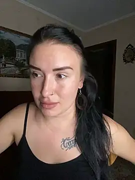 Roxana Bell online show from July 4, 2026, 6:58 pm