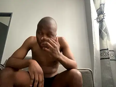 liluxxx32 online show from January 14, 2026, 6:30 am