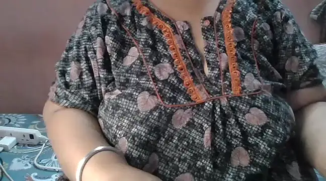 Snapshot of Ravina_patil1 chatting on January 12, 2025, 11:15 pm Ravina patil1 online show from January 12, 2025, 11:15 pm