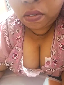 Snapshot of Ravina_patil1 chatting on October 29, 2025, 10:11 pm Ravina patil1 online show from October 29, 2025, 10:11 pm