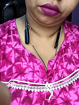 Snapshot of Ravina_patil1 chatting on October 31, 2025, 12:39 pm Ravina patil1 online show from October 31, 2025, 12:39 pm