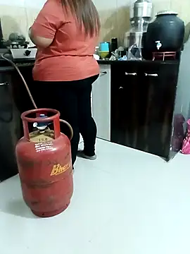 Ravina patil1 online show from November 13, 2025, 6:29 pm