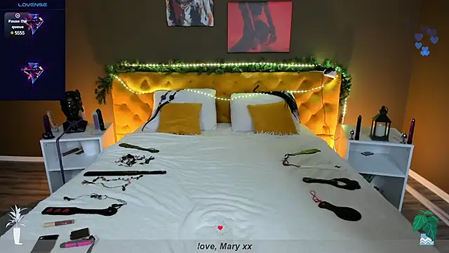 Snapshot of Mary_Xextra chatting on December 20, 2024, 1:25 am Mary Xextra online show from December 20, 2024, 1:25 am