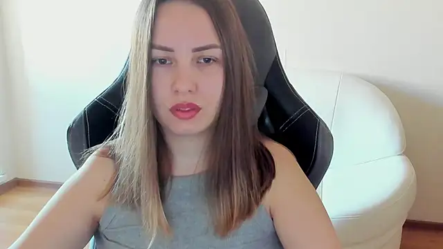 Snapshot of Mia_shy1 chatting on May 5, 2026, 5:04 am Mia shy1 online show from May 5, 2026, 5:04 am