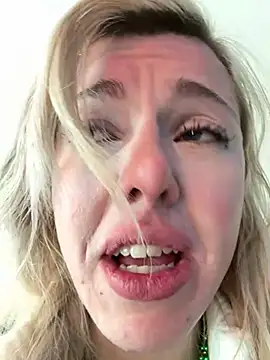 Snapshot of propertyofdaddy chatting on March 13, 2025, 8:54 pm propertyofdaddy online show from March 13, 2025, 8:54 pm