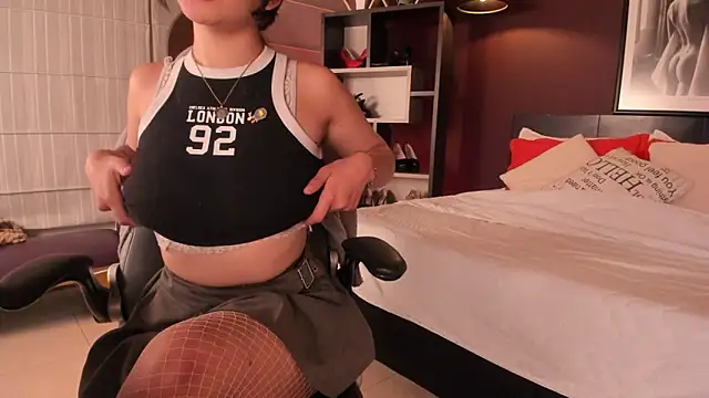 Snapshot of Moony_14 chatting on February 11, 2026, 1:05 pm Moony 14 online show from February 11, 2026, 1:05 pm