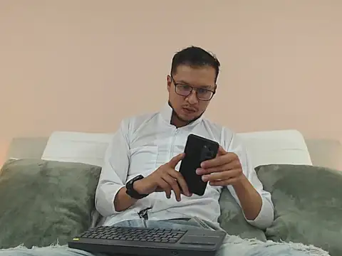 andy loverxx online show from March 29, 2026, 12:43 am