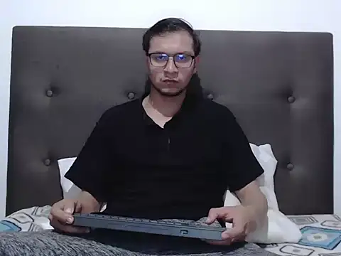 andy loverxx online show from June 25, 2026, 12:10 am