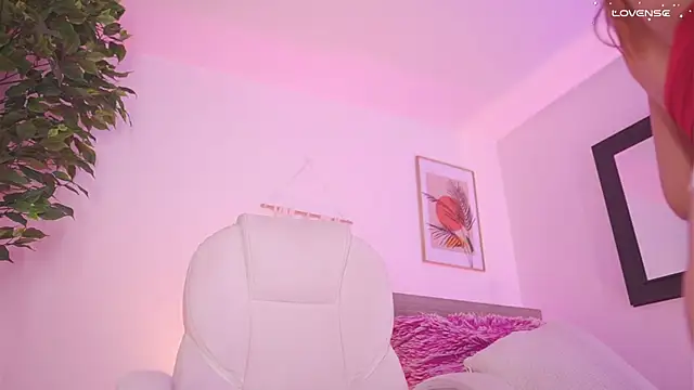 Eyleen 24 online show from March 19, 2025, 10:42 pm