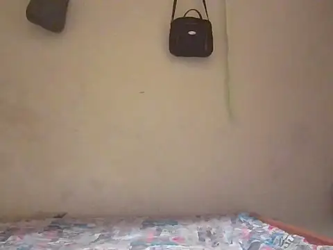 pritty-leila online show from September 18, 2025, 7:32 am