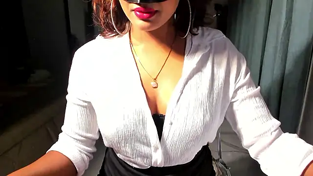 Bad Girl Kayra69 online show from January 13, 2026, 7:30 pm