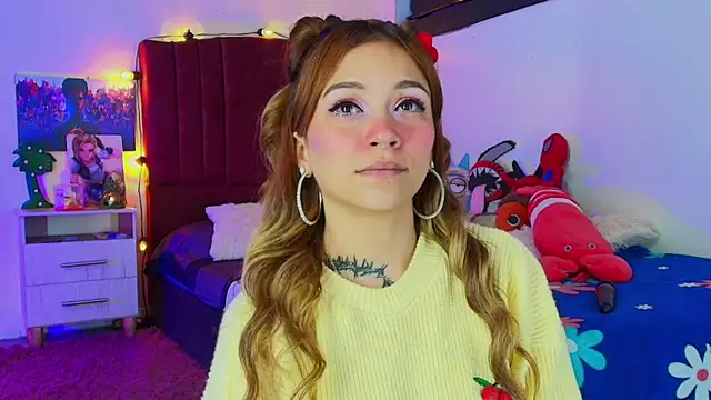 alisson zafiro  online show from October 11, 2025, 3:06 am