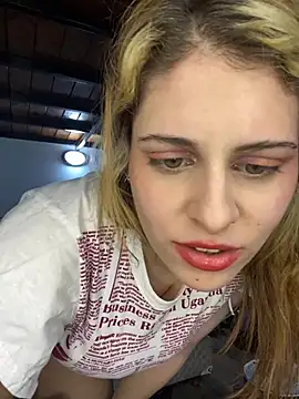 Snapshot of FlorBich chatting on January 26, 2025, 7:32 am FlorBich online show from January 26, 2025, 7:32 am
