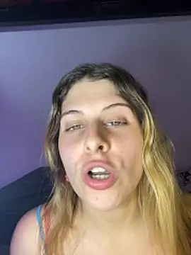 FlorBich online show from November 18, 2025, 8:13 pm