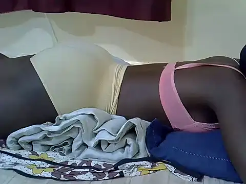 Snapshot of Sweet_chico2 chatting on March 10, 2026, 4:50 am Sweet chico2 online show from March 10, 2026, 4:50 am