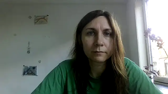 JasmineGlamour online show from November 15, 2025, 10:23 am