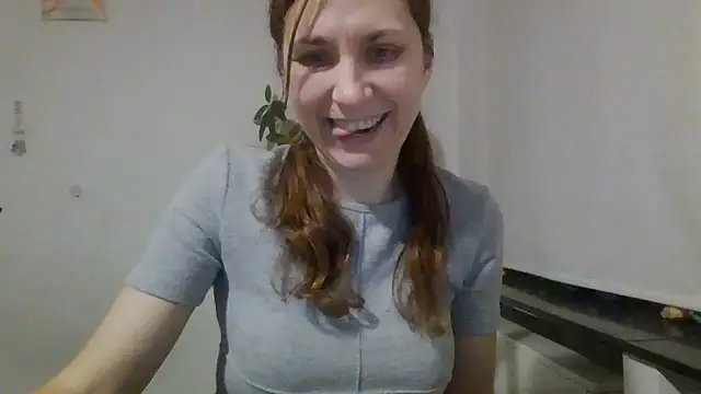 JasmineGlamour online show from December 1, 2025, 10:48 pm