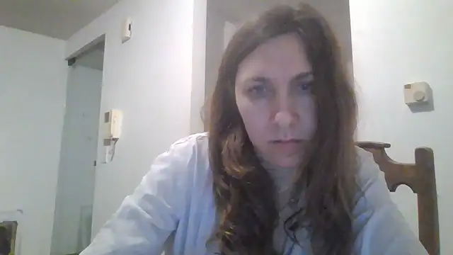 Snapshot of JasmineGlamour chatting on April 16, 2026, 9:39 pm JasmineGlamour online show from April 16, 2026, 9:39 pm