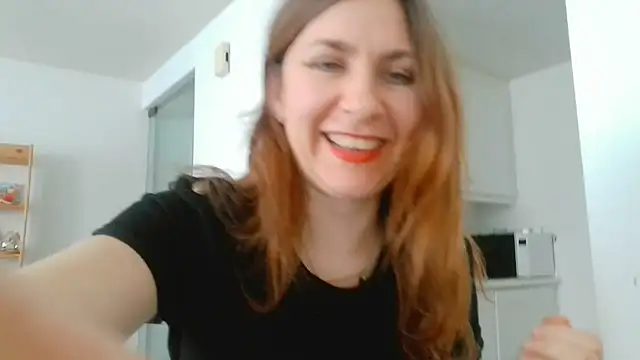 Snapshot of JasmineGlamour chatting on April 20, 2026, 11:13 am JasmineGlamour online show from April 20, 2026, 11:13 am