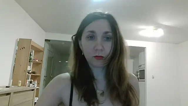 Snapshot of JasmineGlamour chatting on May 13, 2026, 11:44 pm JasmineGlamour online show from May 13, 2026, 11:44 pm
