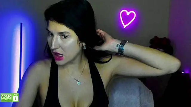 Alianna Solo Kisses online show from February 11, 2026, 12:32 pm