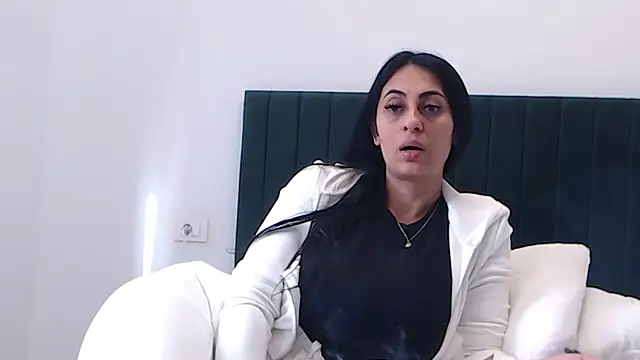 Aimeclark online show from October 17, 2025, 11:35 am