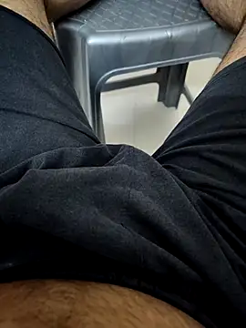 SplitPrestige19 online show from December 17, 2025, 6:58 pm