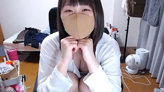 izumi  123 online show from May 14, 2026, 3:52 pm
