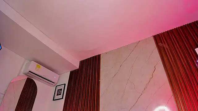 Emiilycollins online show from December 7, 2024, 9:33 pm