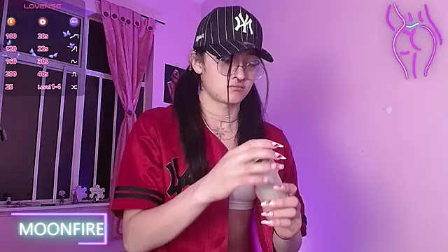 Snapshot of moonfiredancer chatting on February 22, 2025, 6:17 am moonfiredancer online show from February 22, 2025, 6:17 am