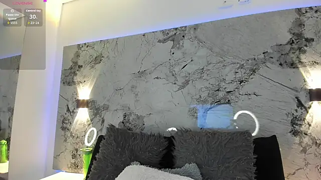 LIZ HOLMES online show from October 24, 2025, 10:22 am