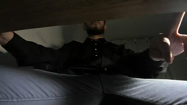 s sven03 online show from February 1, 2025, 3:08 am