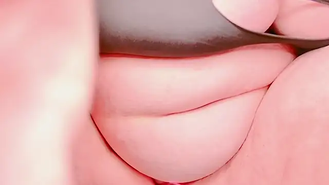 BiggyMelon online show from November 15, 2025, 2:24 pm