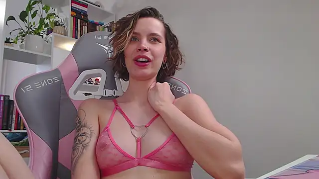 Snapshot of milly_ross chatting on February 8, 2025, 9:46 am milly ross online show from February 8, 2025, 9:46 am