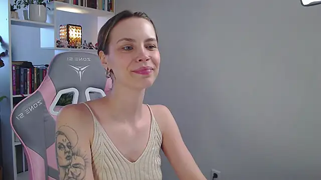 Snapshot of milly_ross chatting on February 17, 2025, 7:15 am milly ross online show from February 17, 2025, 7:15 am