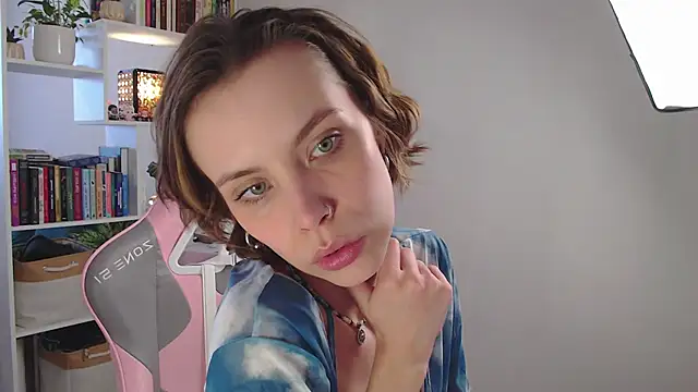 Snapshot of milly_ross chatting on February 25, 2025, 7:09 am milly ross online show from February 25, 2025, 7:09 am