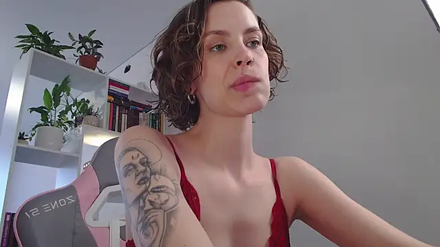 Snapshot of milly_ross chatting on March 3, 2025, 8:05 am milly ross online show from March 3, 2025, 8:05 am